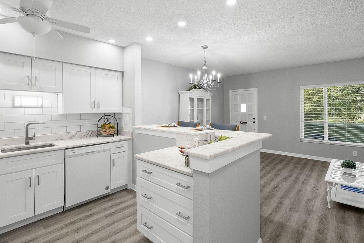 ON TOP OF THE WORLD - Residential