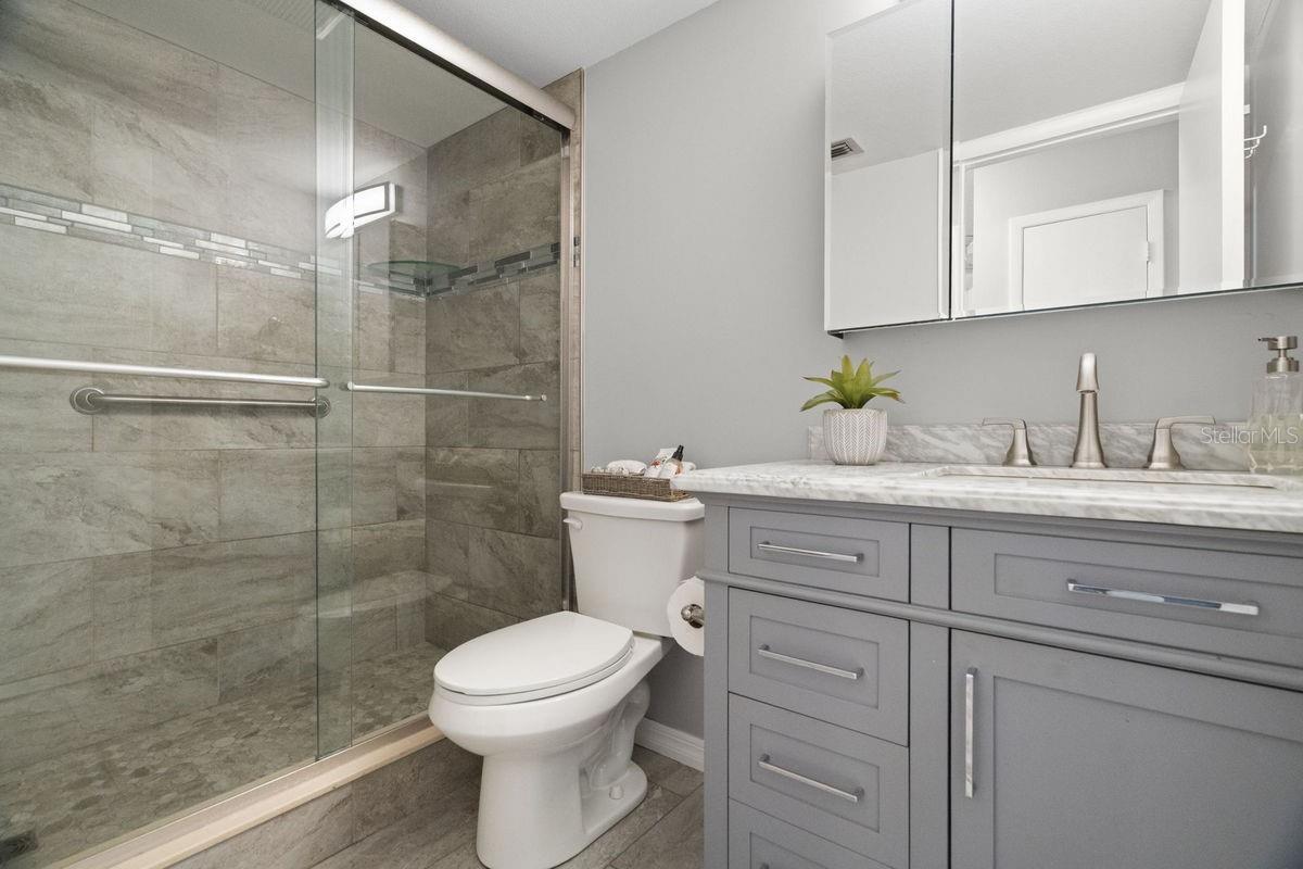 ON TOP OF THE WORLD - Residential