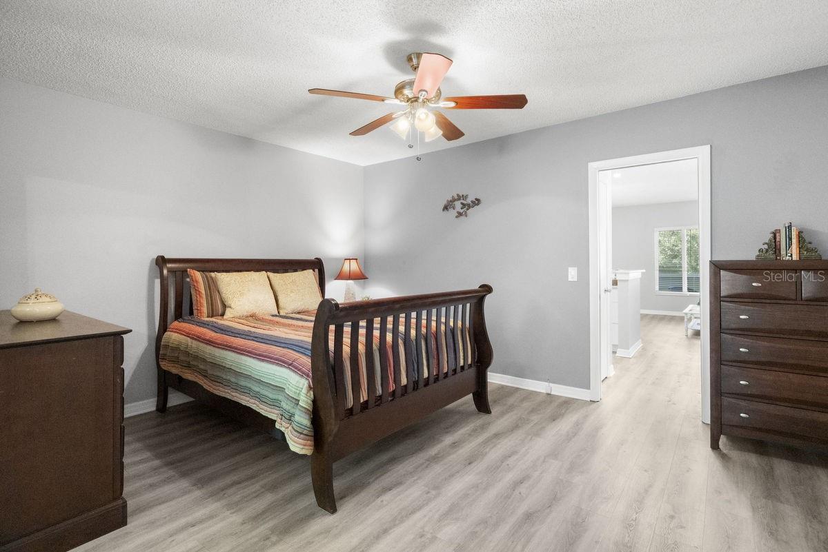 ON TOP OF THE WORLD - Residential