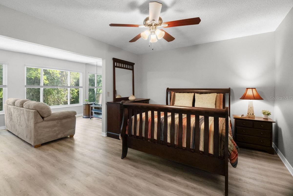 ON TOP OF THE WORLD - Residential