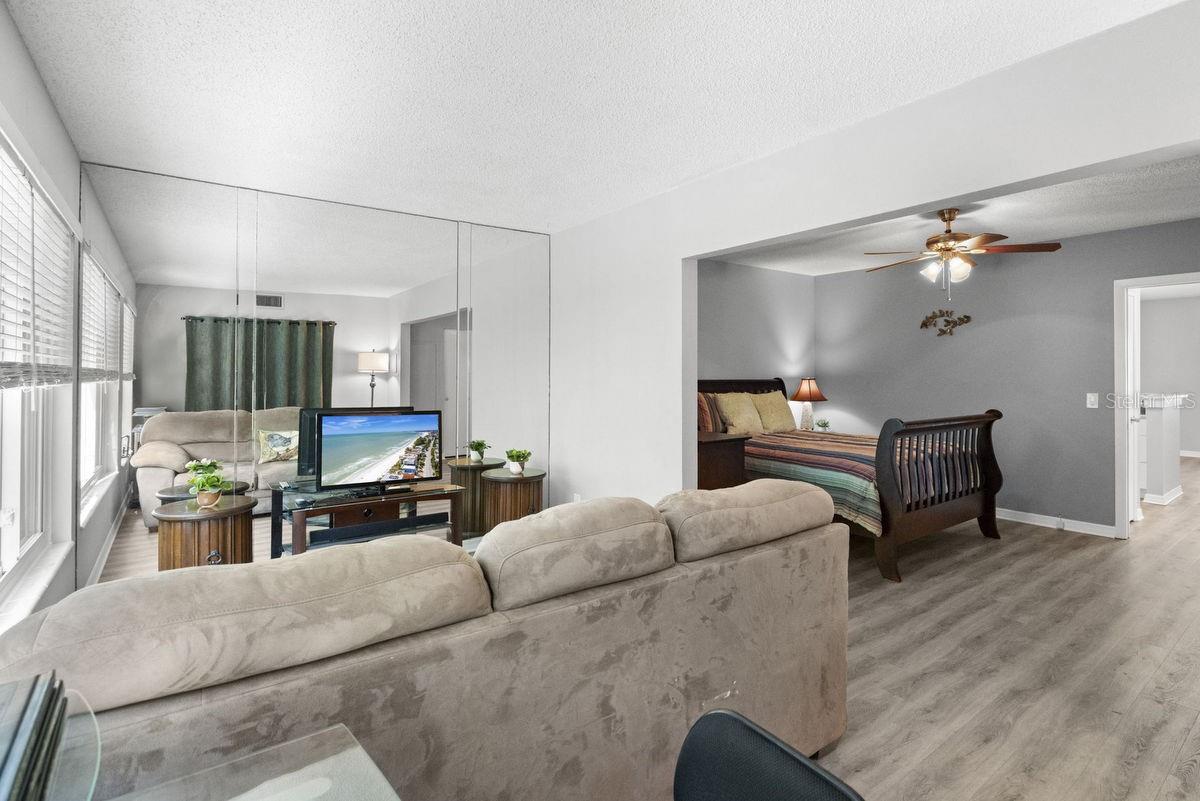 ON TOP OF THE WORLD - Residential