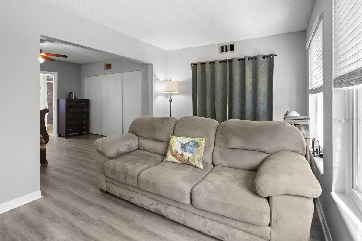 ON TOP OF THE WORLD - Residential