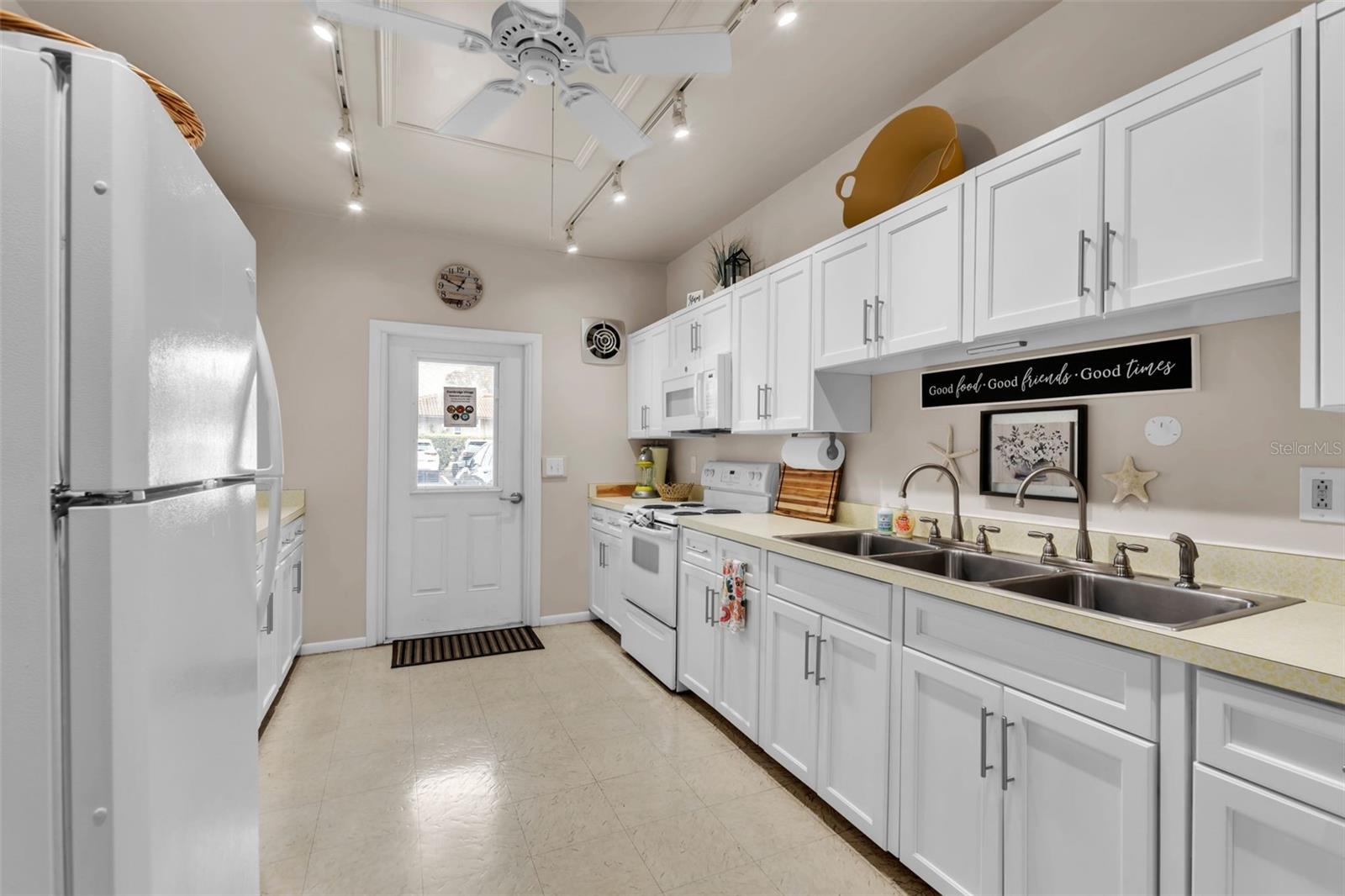 CAMBRIDGE VILLAGE - Residential