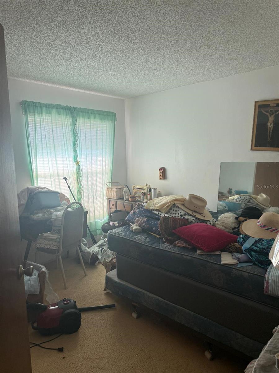 WHISPER LAKES - Residential