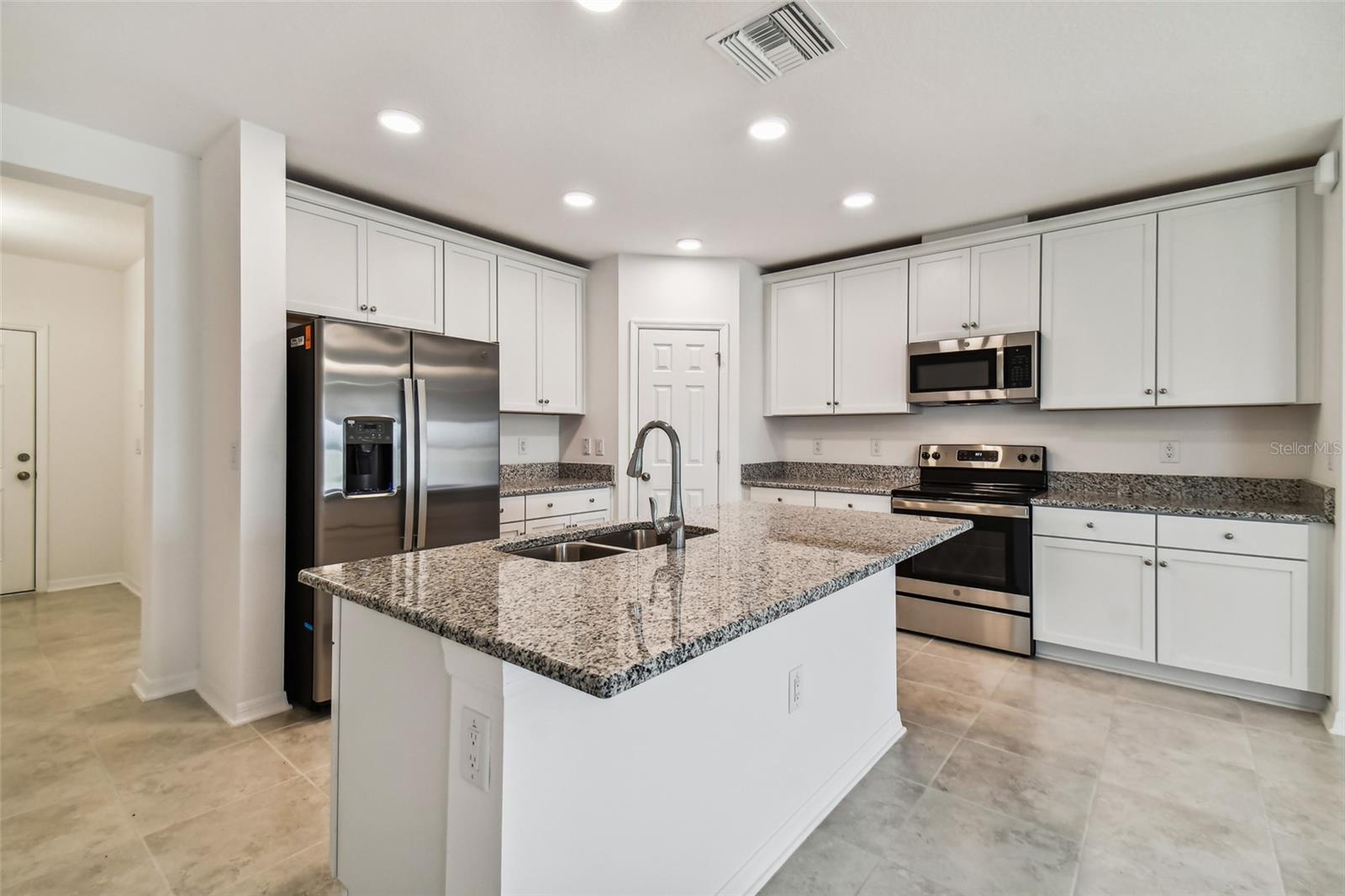 HILLTOP POINT - Residential