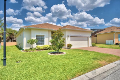 A home in WINTER HAVEN