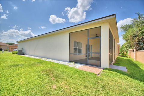 A home in WINTER HAVEN