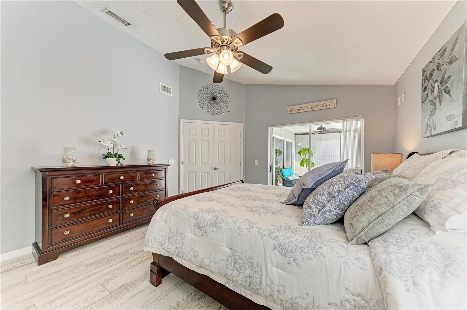 PARKSIDE - Residential