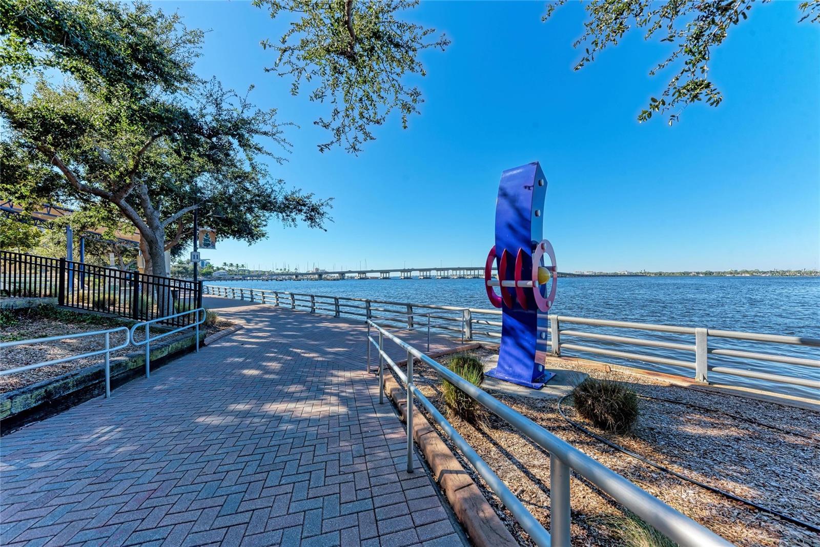 PARKSIDE - Residential