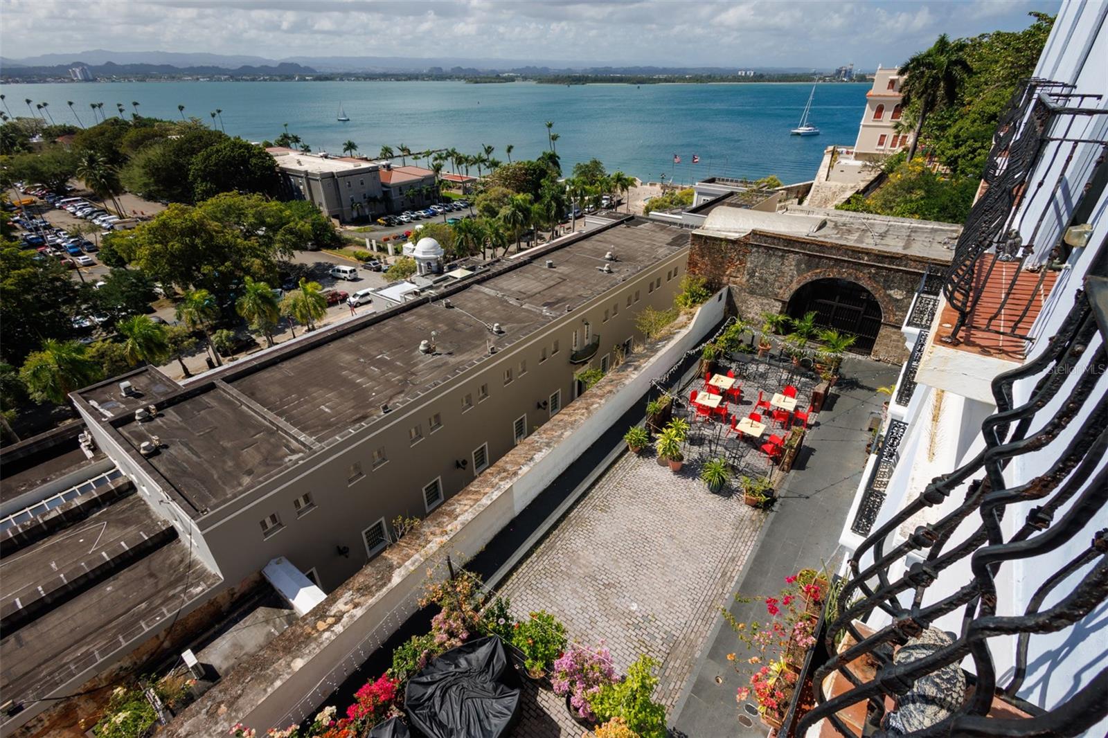 259 CALLE DEL CRISTO Penthouse