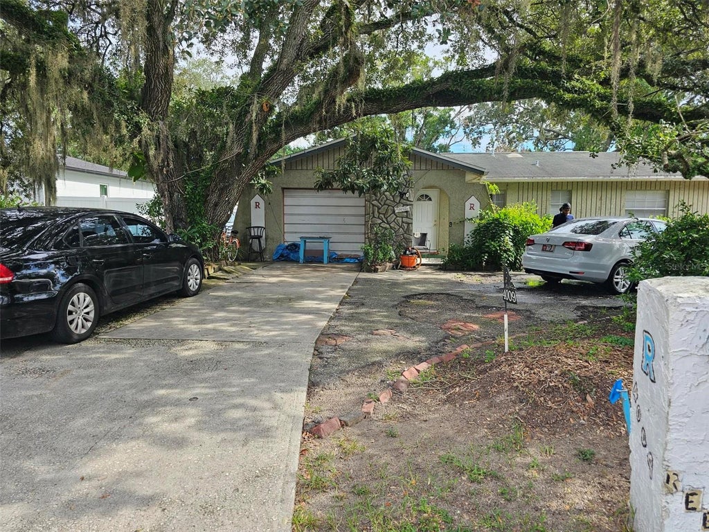 Photo of 4009 E Clifton Street, Tampa, FL 33610 (MLS # TB8541900)