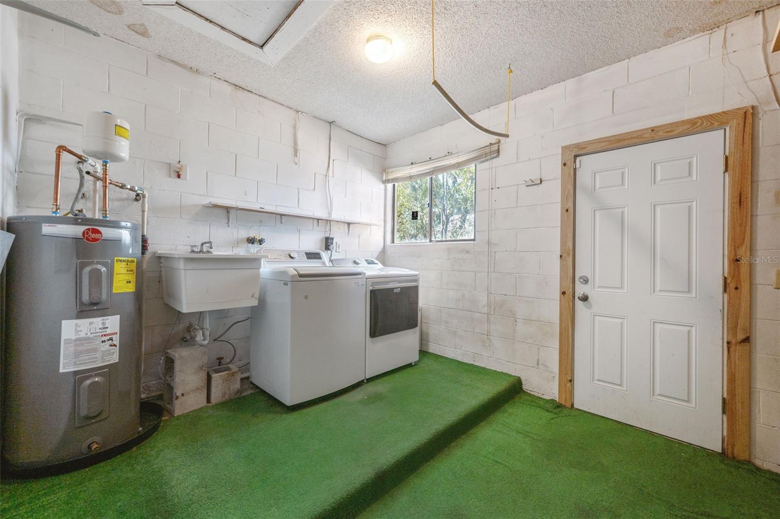 SKY LARK SUB - Residential