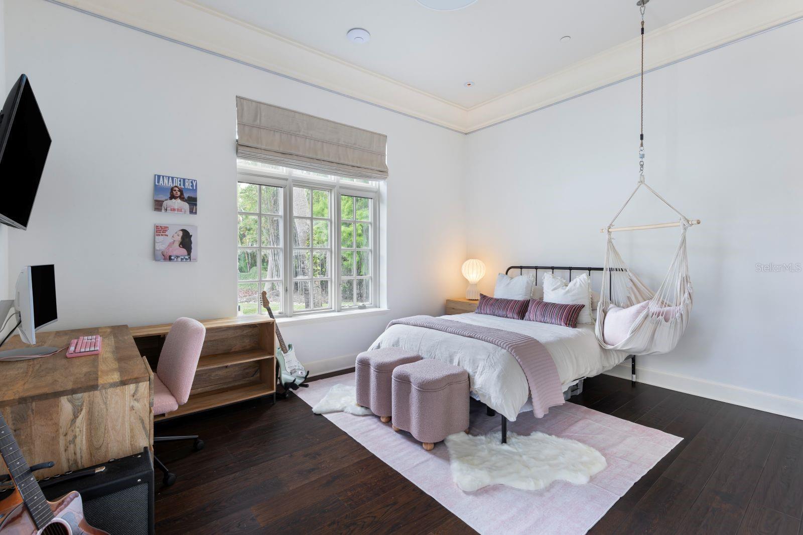 ADAMS GROVE - Residential