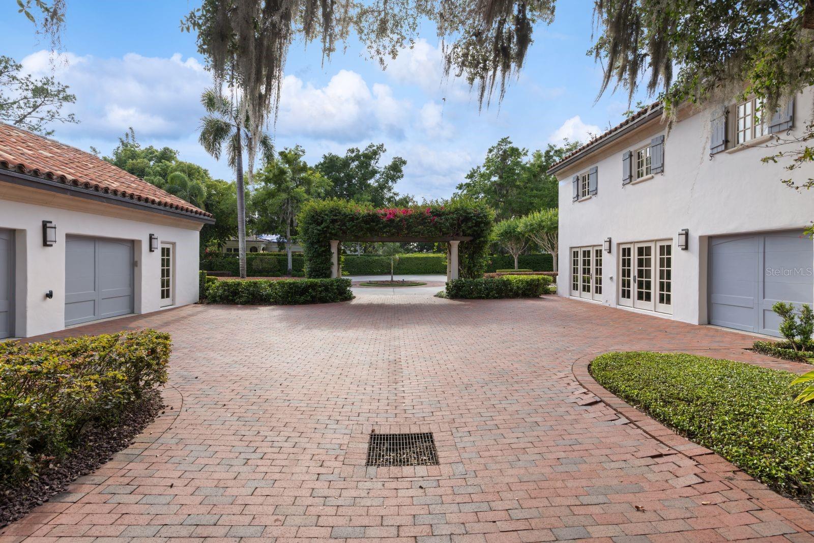 ADAMS GROVE - Residential