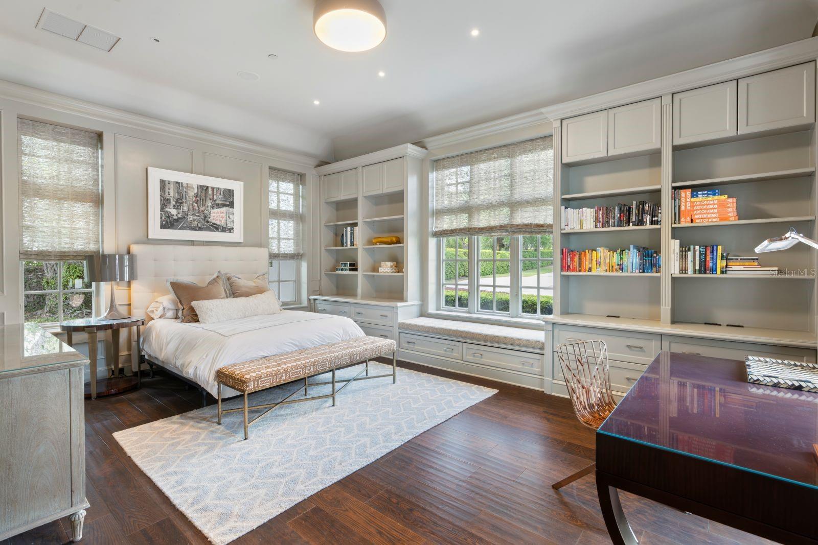 ADAMS GROVE - Residential