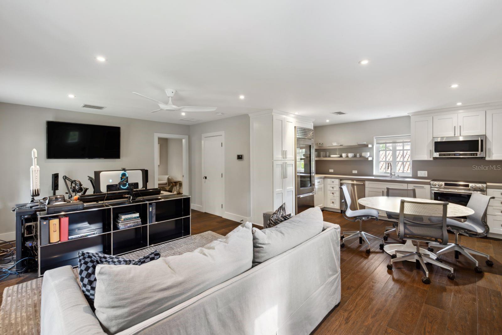 ADAMS GROVE - Residential