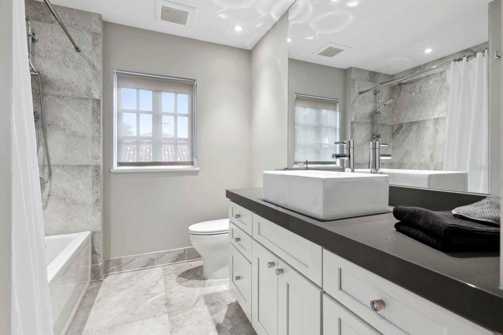 ADAMS GROVE - Residential