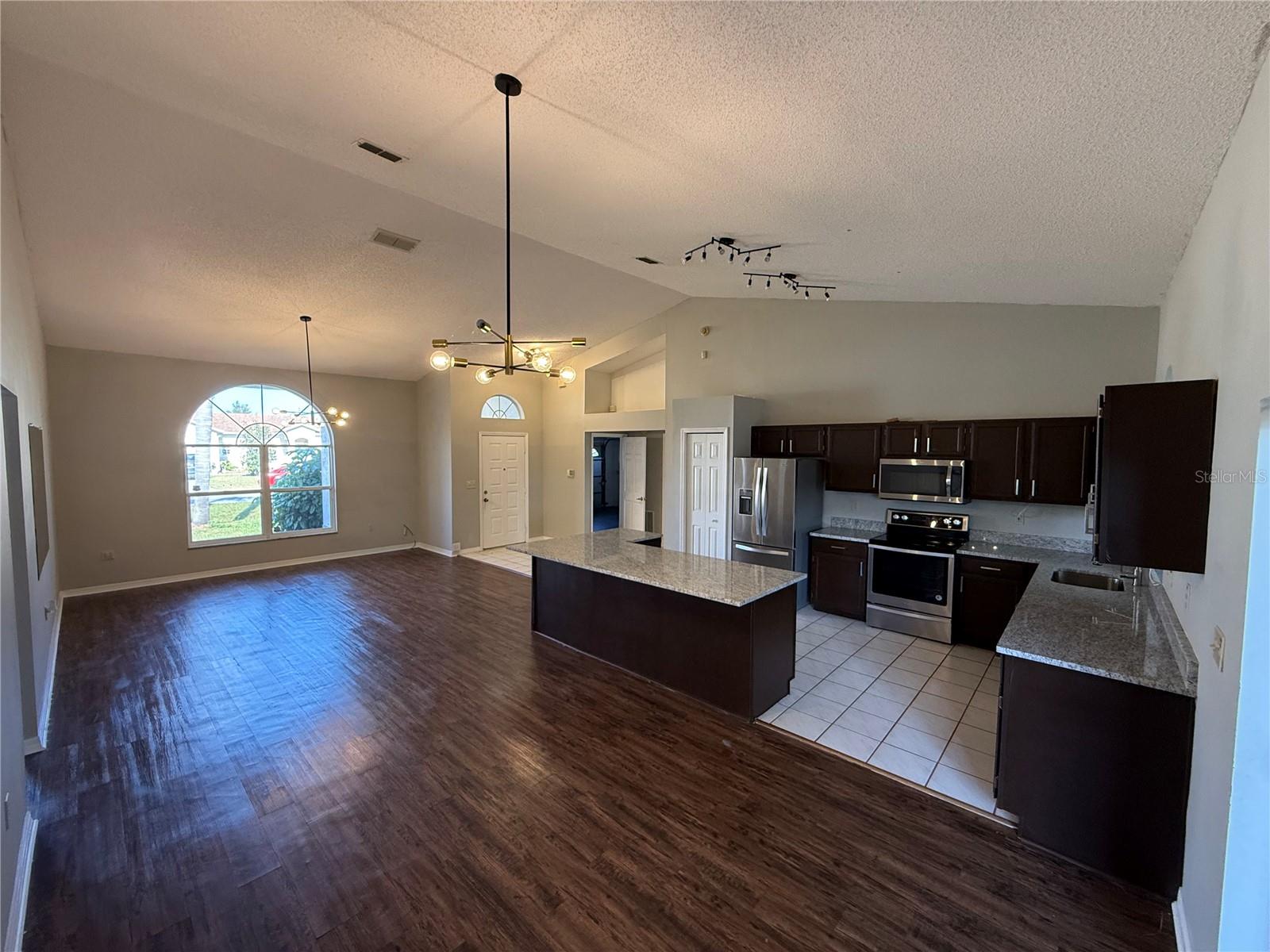 POINCIANA SUB NBRHD 5 NORTH VIL 3 - Residential