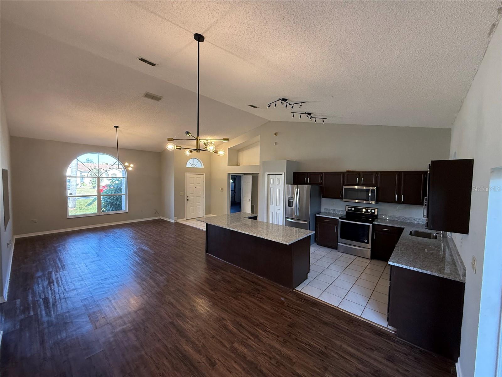 POINCIANA SUB NBRHD 5 NORTH VIL 3 - Residential