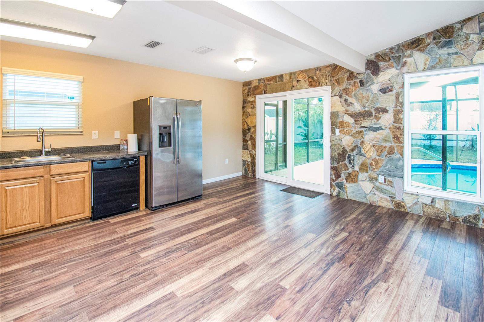 LAKE SARASOTA - Residential