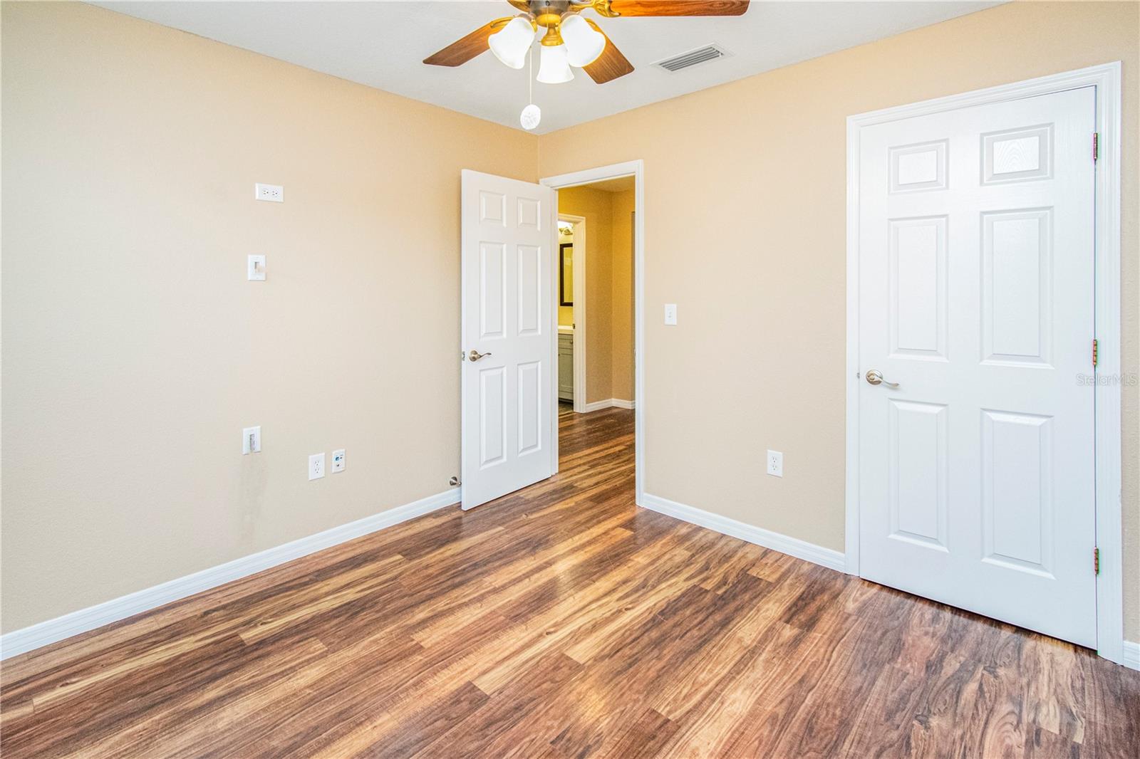 LAKE SARASOTA - Residential