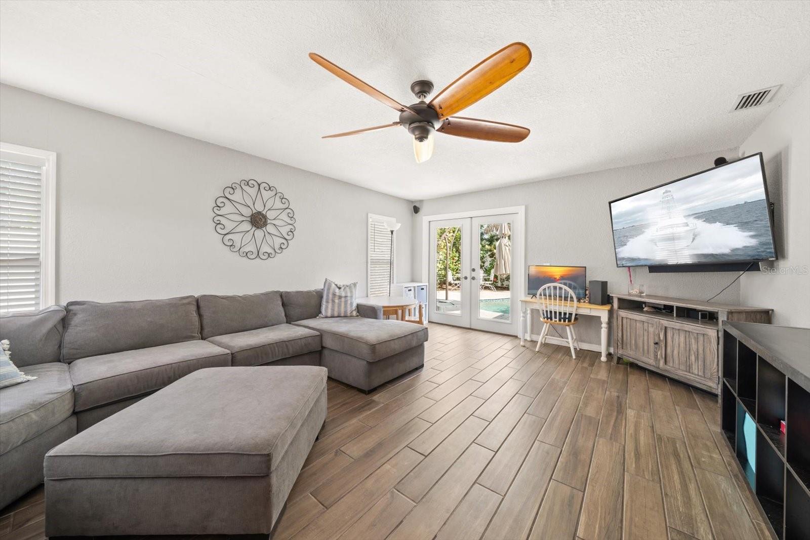 SEMINOLE GROVE ESTATES WEST ADD - Residential Lease