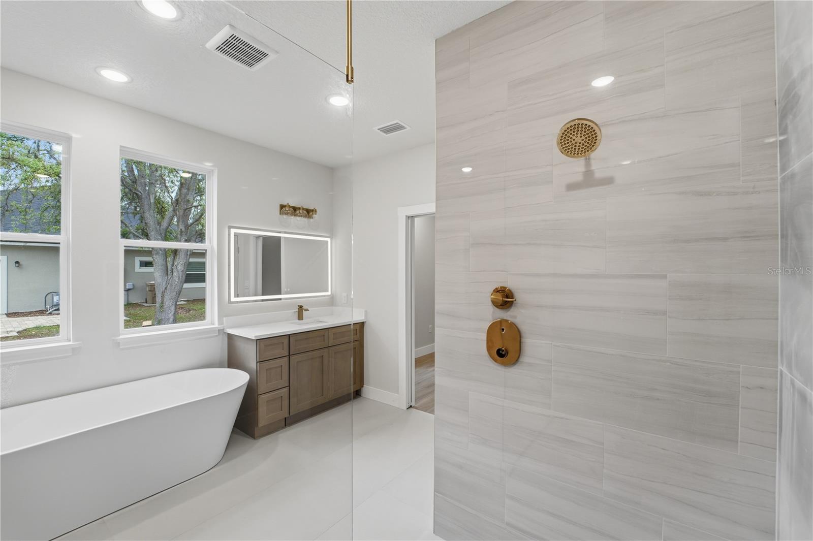 REGAL POINT ESTATES UNIT 1 - Residential