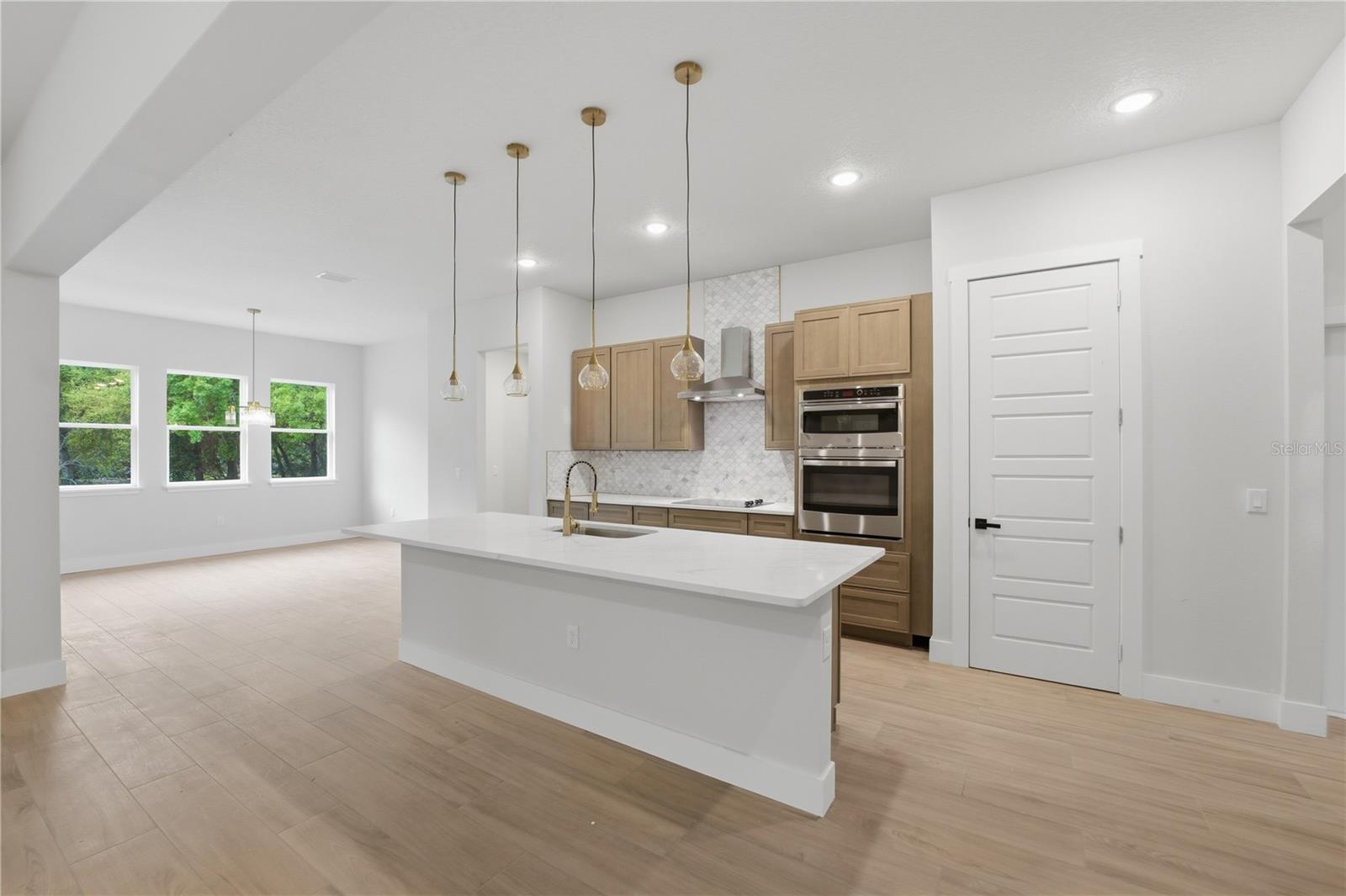 REGAL POINT ESTATES UNIT 1 - Residential