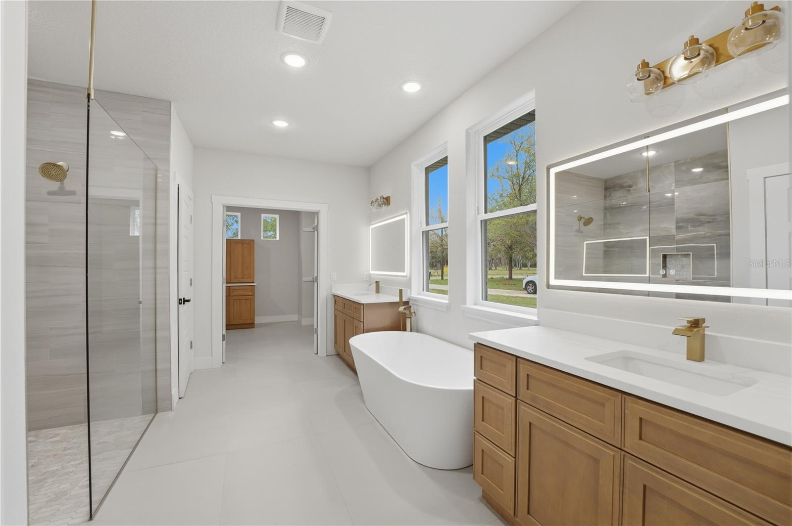 REGAL POINT ESTATES UNIT 1 - Residential