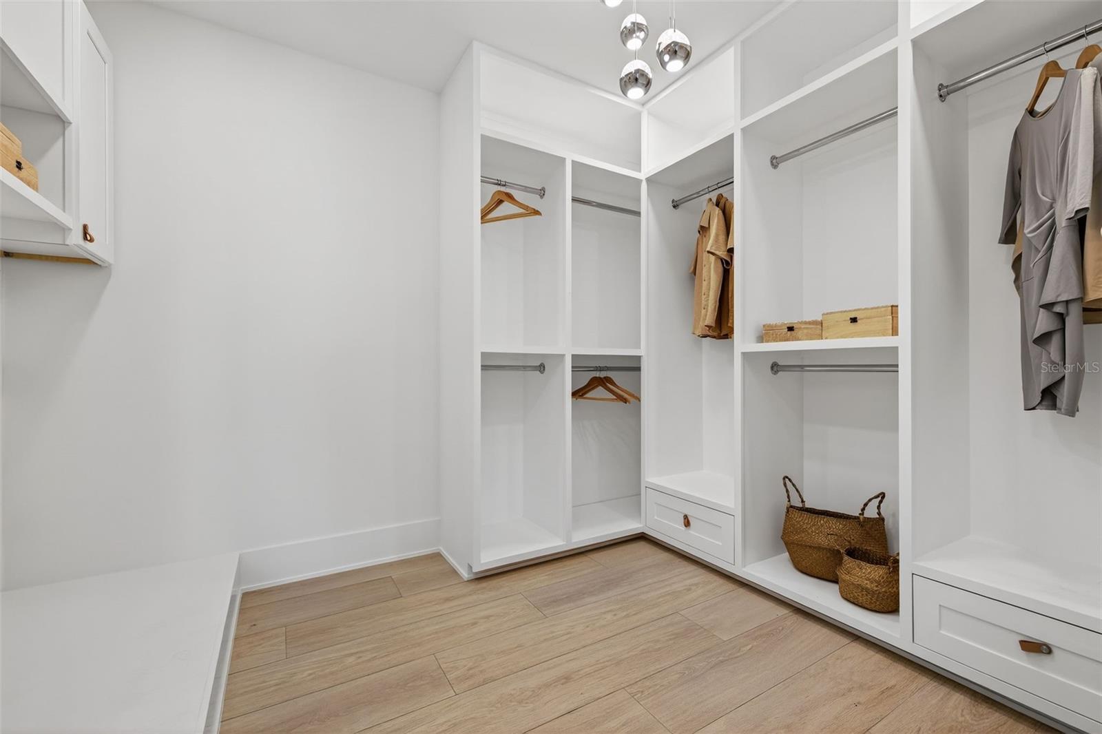 SUNSET LANDINGS - Residential