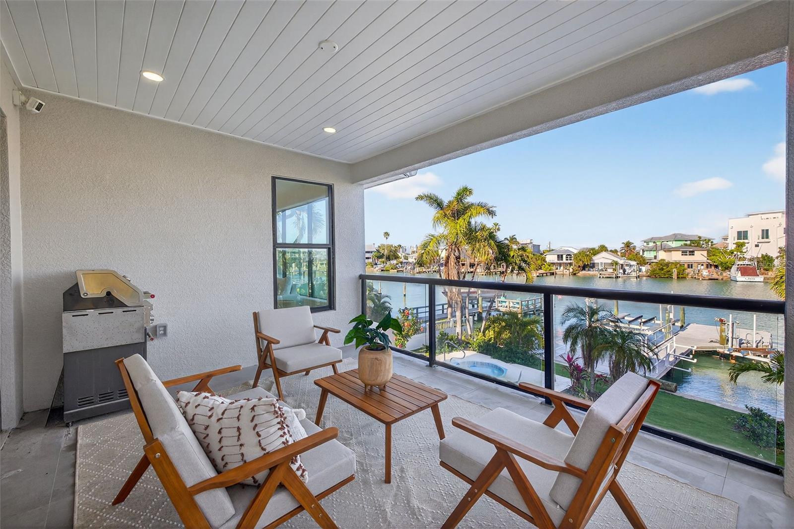 SUNSET LANDINGS - Residential