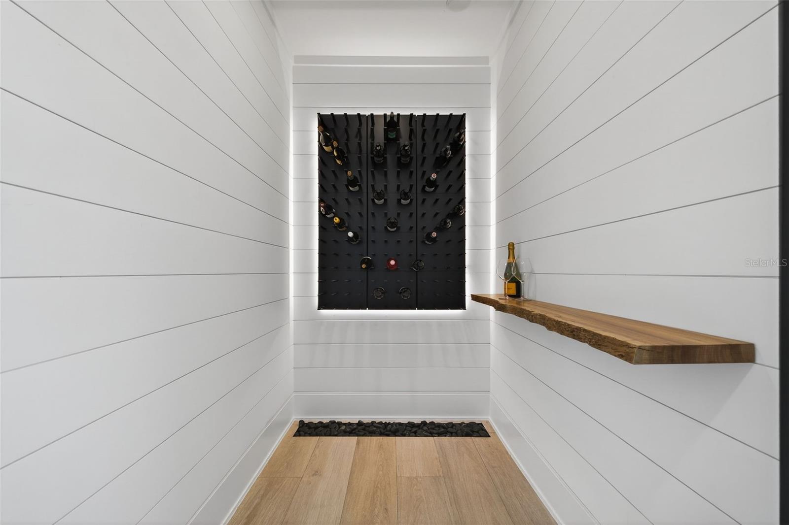 SUNSET LANDINGS - Residential