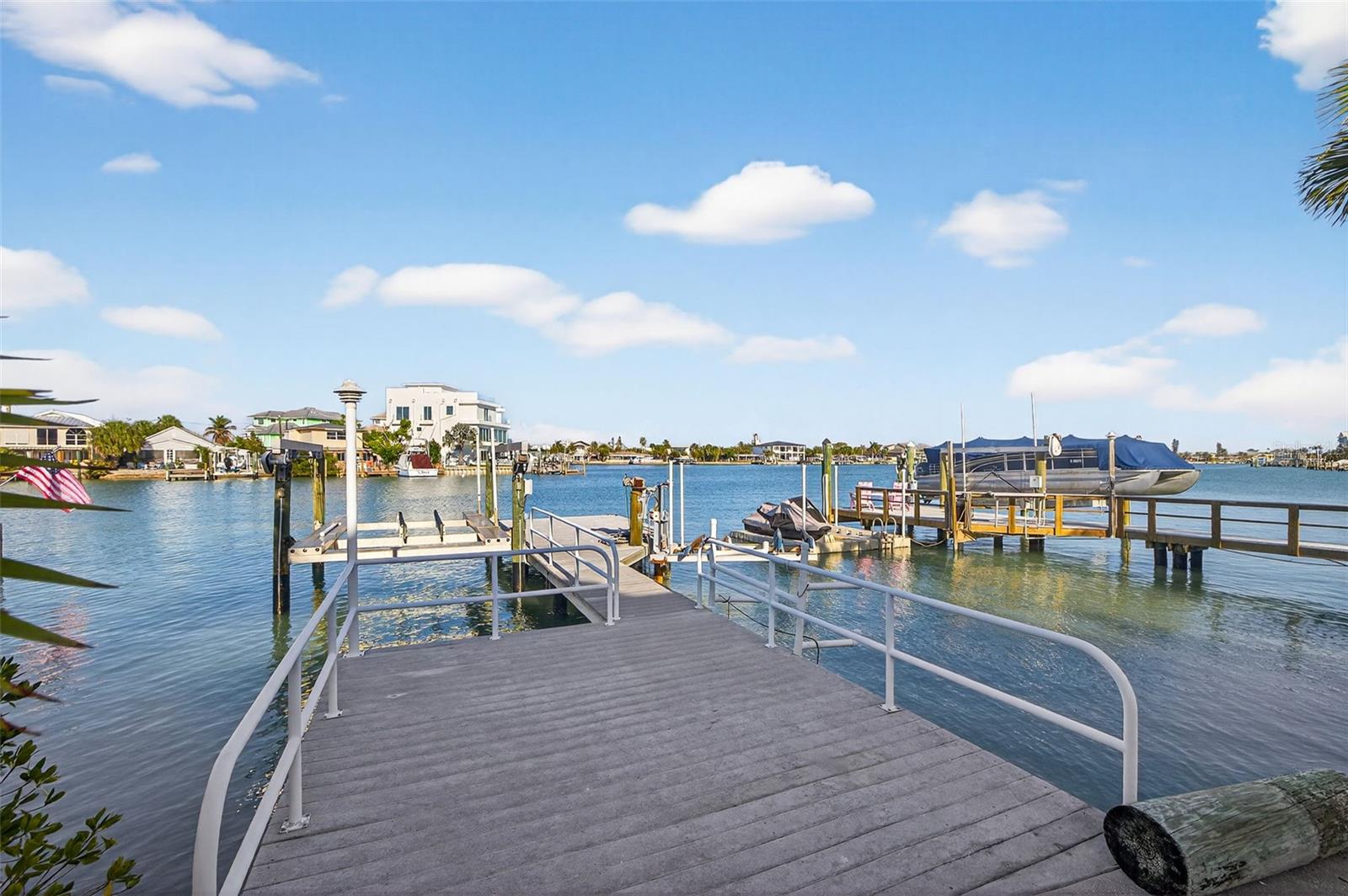 SUNSET LANDINGS - Residential