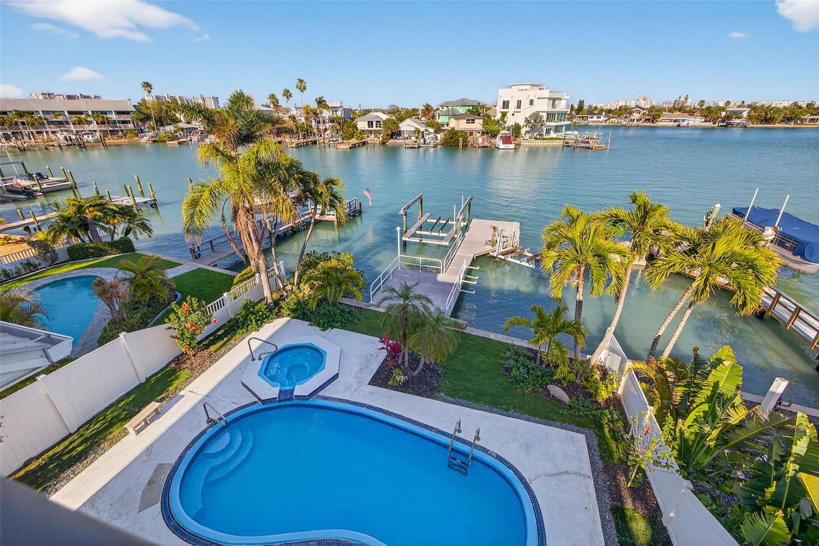 SUNSET LANDINGS - Residential