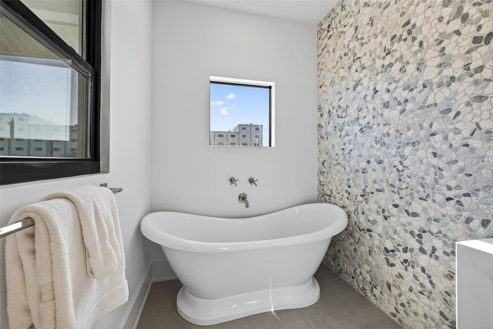 SUNSET LANDINGS - Residential