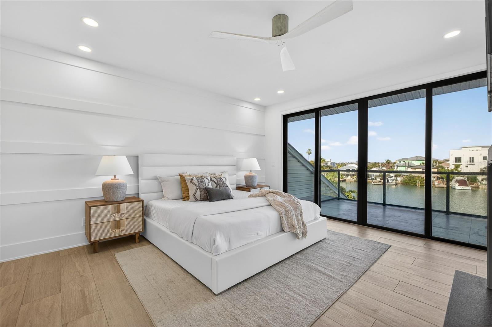 SUNSET LANDINGS - Residential