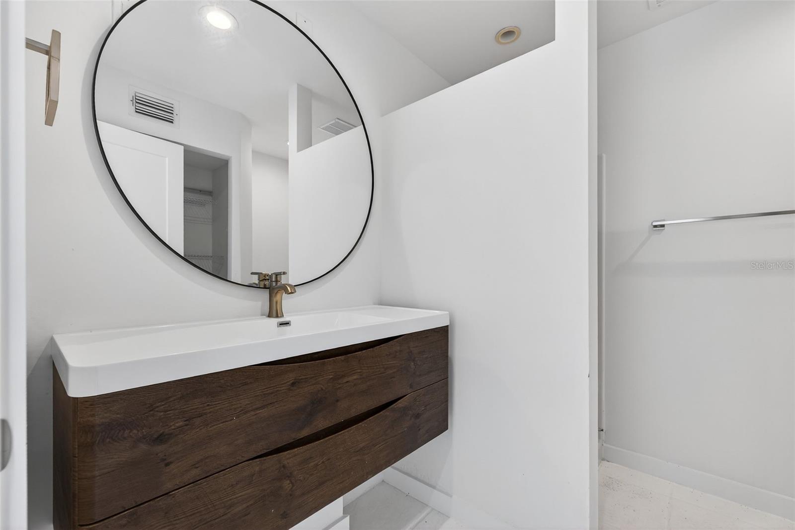 SUNSET LANDINGS - Residential