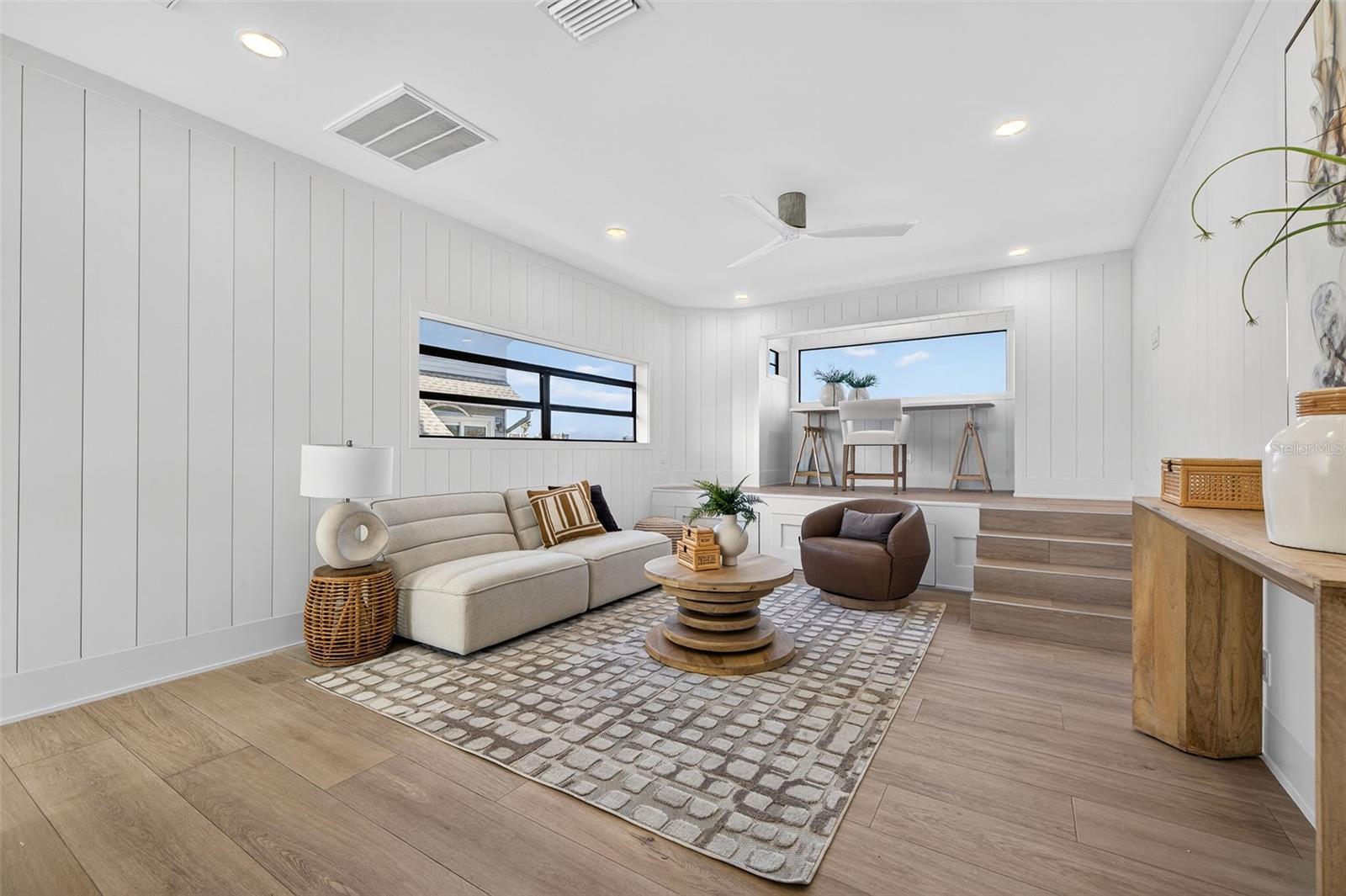 SUNSET LANDINGS - Residential