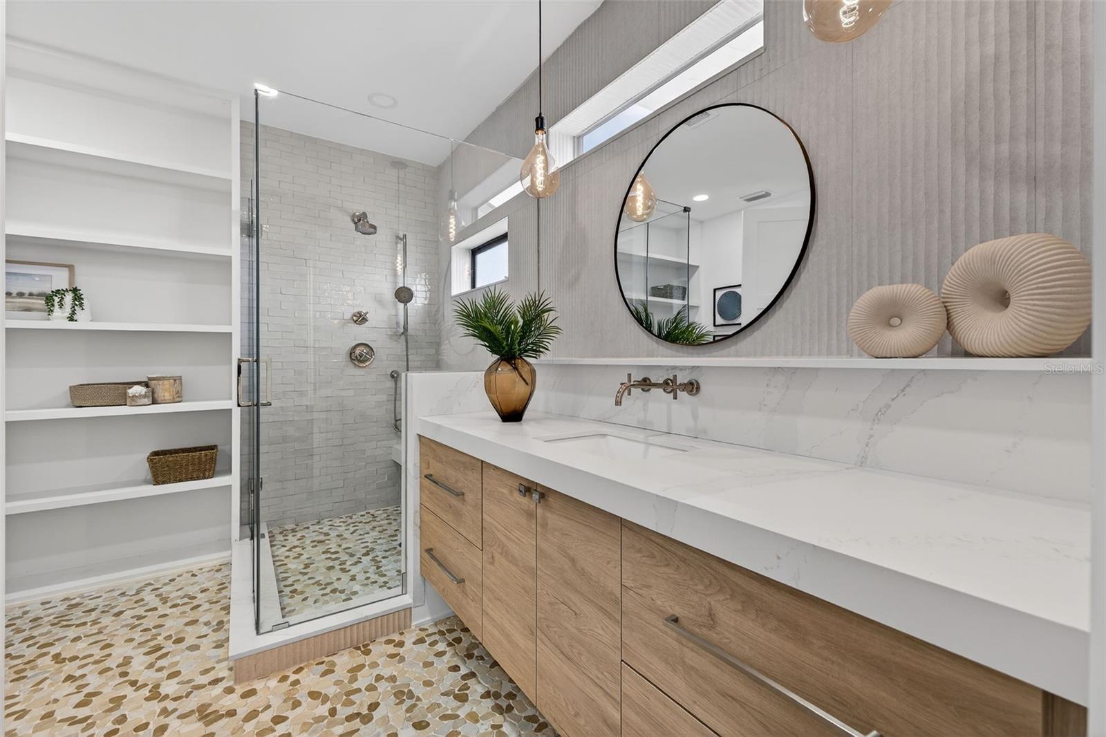 SUNSET LANDINGS - Residential