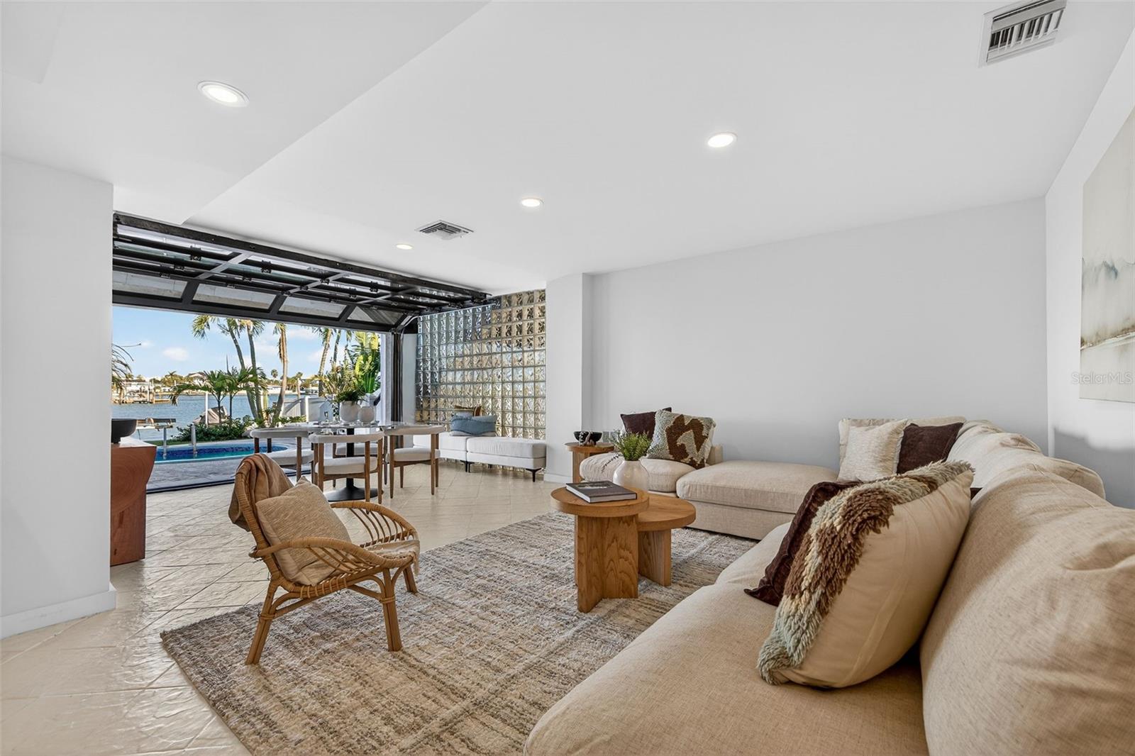 SUNSET LANDINGS - Residential