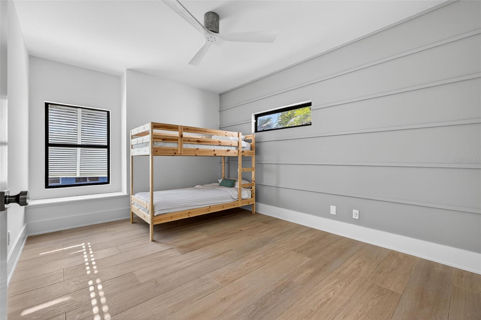 SUNSET LANDINGS - Residential