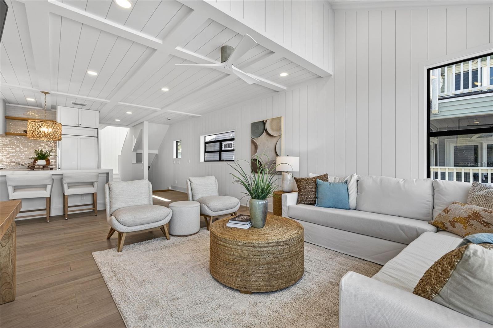 SUNSET LANDINGS - Residential