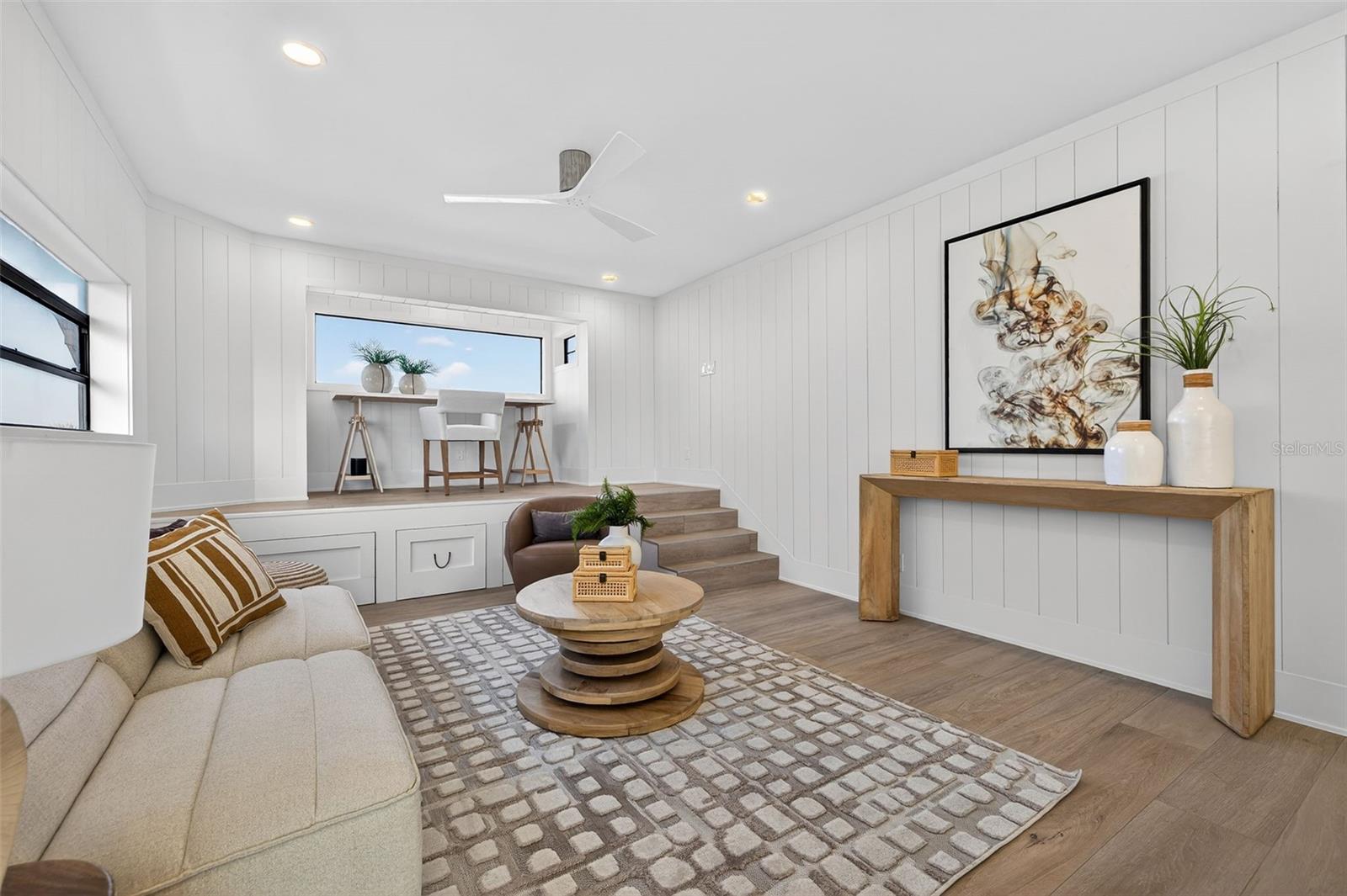 SUNSET LANDINGS - Residential