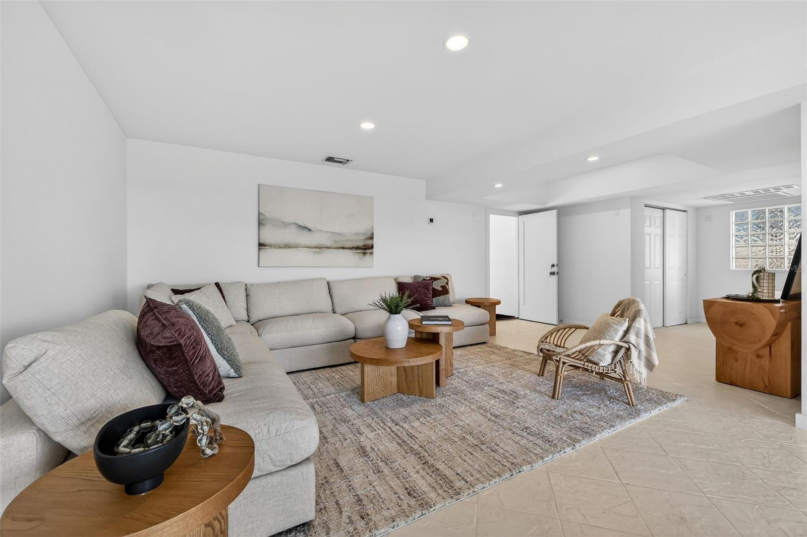 SUNSET LANDINGS - Residential