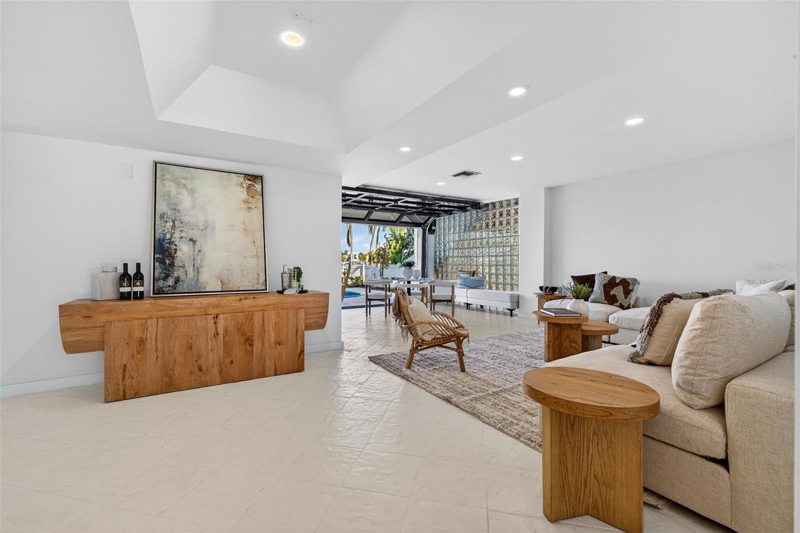 SUNSET LANDINGS - Residential