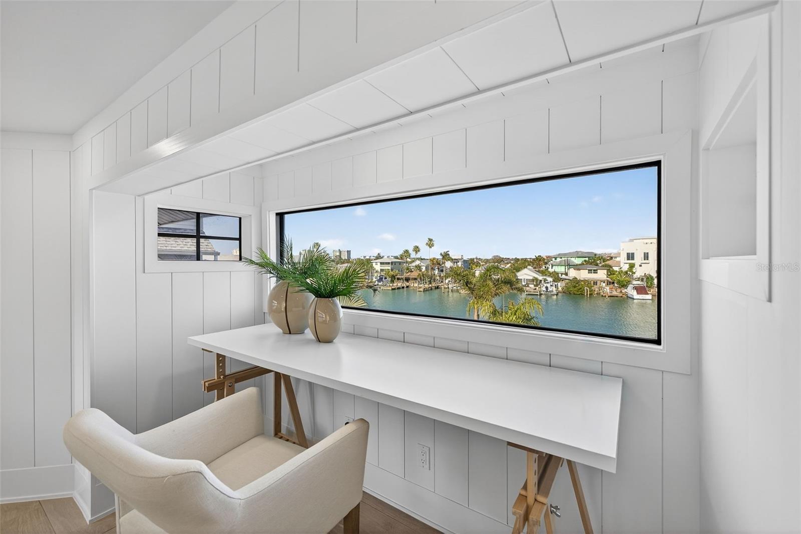 SUNSET LANDINGS - Residential