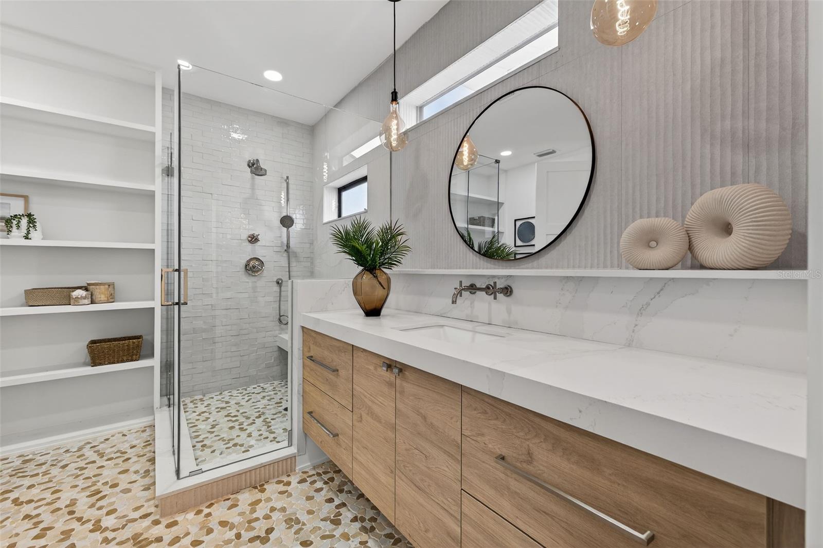 SUNSET LANDINGS - Residential