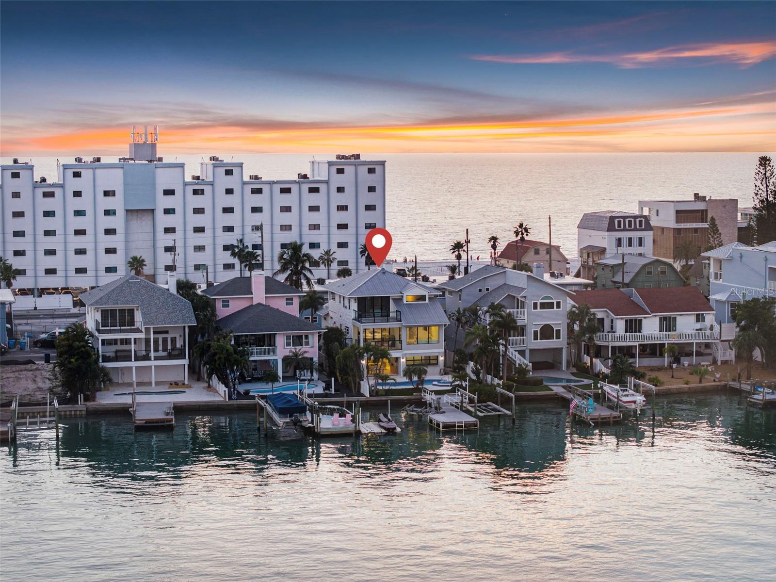 SUNSET LANDINGS - Residential