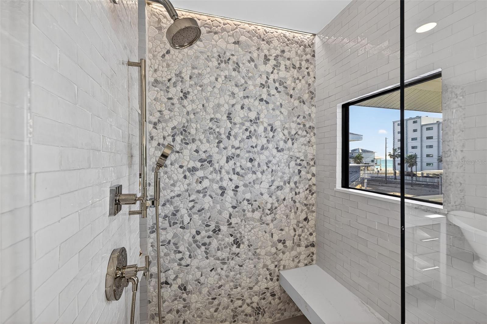 SUNSET LANDINGS - Residential