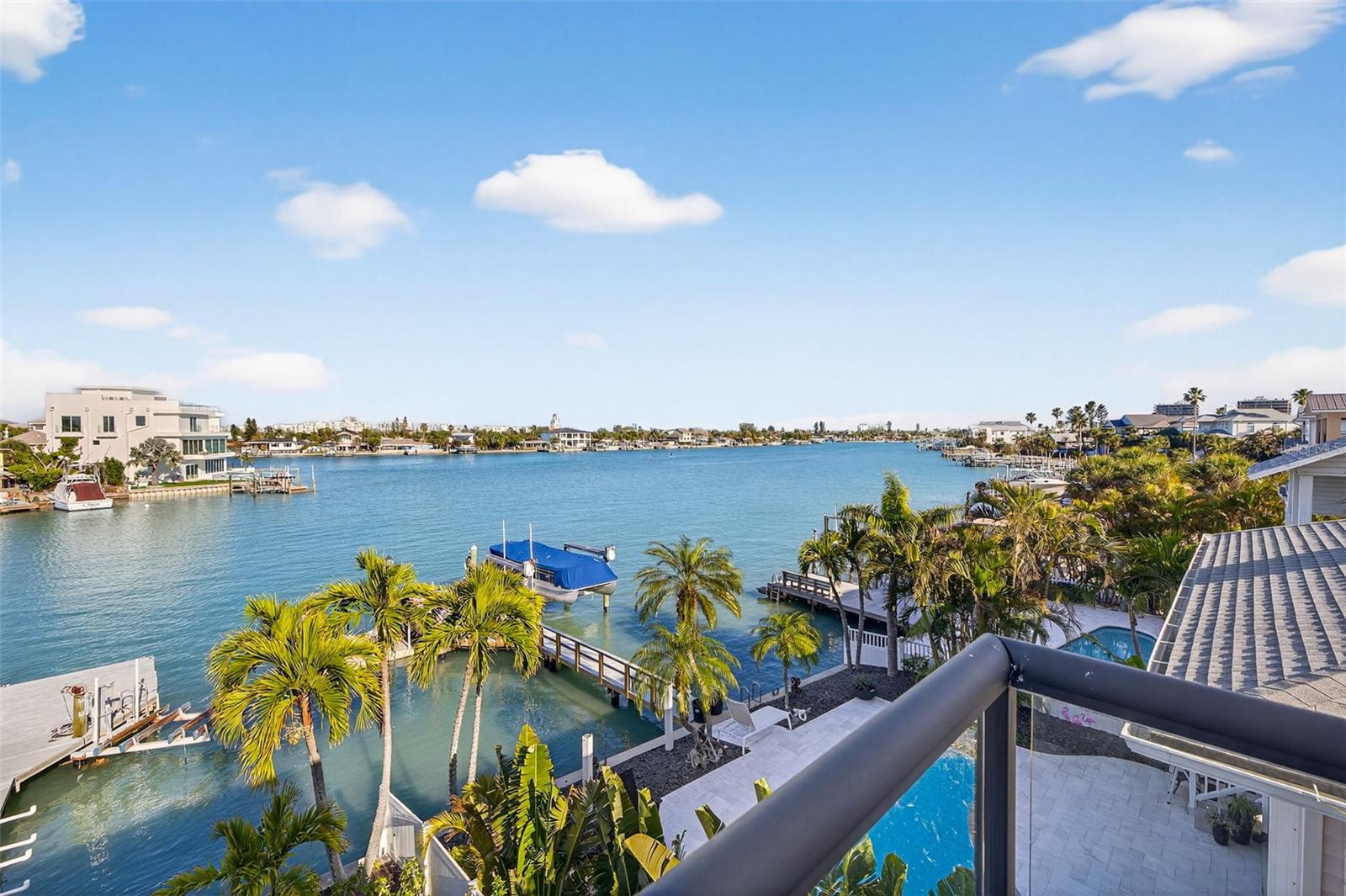 SUNSET LANDINGS - Residential